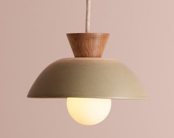 Groene Small Dawn-hanglamp van keramiek en eikenhout