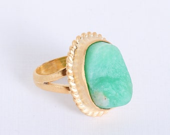 Anillo de crisoprasa hecho a mano, latón bañado en oro, joyería bohemia
