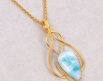 Colgante de larimar natural: piedra preciosa de pera bañada en oro de 18 quilates