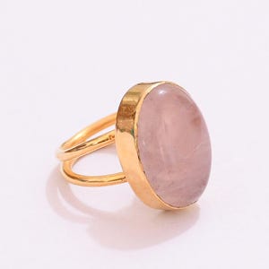 18K vergulde natuurlijke rozenkwarts ovale stenen ring, cabochon stenen ring, ring set ring, statement ring