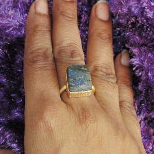 Matte Gold Plated Ring, Natural Labradorite Ring, Bezel Set Ring, Gemstone Stacking Ring, Elegant Fashion Jewelry, Unique Gift Jewelry zdjęcie 7