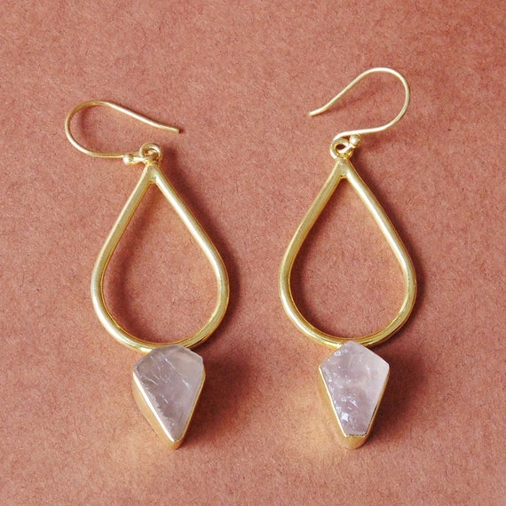 Boucles D’oreilles Plaqué Or Martelé Avec Quartz Rose – Création Tata Gisèle, Clous