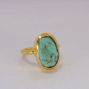 100% Natural Arizona Turquoise Ring, Hammered Ring, Gold Plated Ring, Bezel Set Ring, Kingman Turquoise Jewelry, December Birthstone Ring