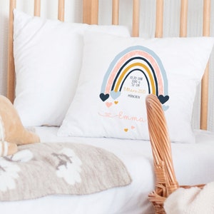 Geburtskissen Regenbogen in Rosa und Blau Namenskissen fürs Kinderzimmer, Baby Geschenk personalisiert, Geburtskissen zur Geburt oder Taufe Bild 4