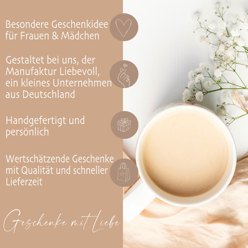 Puede incluir: Un fondo marr&oacute;n claro con texto que dice "Besondere Geschenkidee f&uuml;r Frauen & M&auml;dchen" y "Gestaltet bei uns, der Manufaktur Liebevoll, ein kleines Unternehmen aus Deutschland" y "Handgefertigt und pers&ouml;nlich" y "Wertsch&auml;tzende Geschenke mit Qualit&auml;t und schneller Lieferzeit" y "Geschenke mit Liebe". Hay cuatro iconos en la imagen: un coraz&oacute;n, un gesto de mano, una caja de regalo y una bolsa de compras.