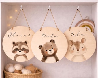 Personalized wooden sign for children's room | Wooden door sign with name | Baby gift for birth & christening | Animal motif