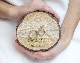 Ringkissen Namen Datum Baumscheibe personalisiert Spitze Rustikal