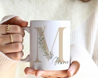 Personalized mug gift for women, girlfriend, or colleague, perfect for birthdays, Mother's Day, or Christmas.