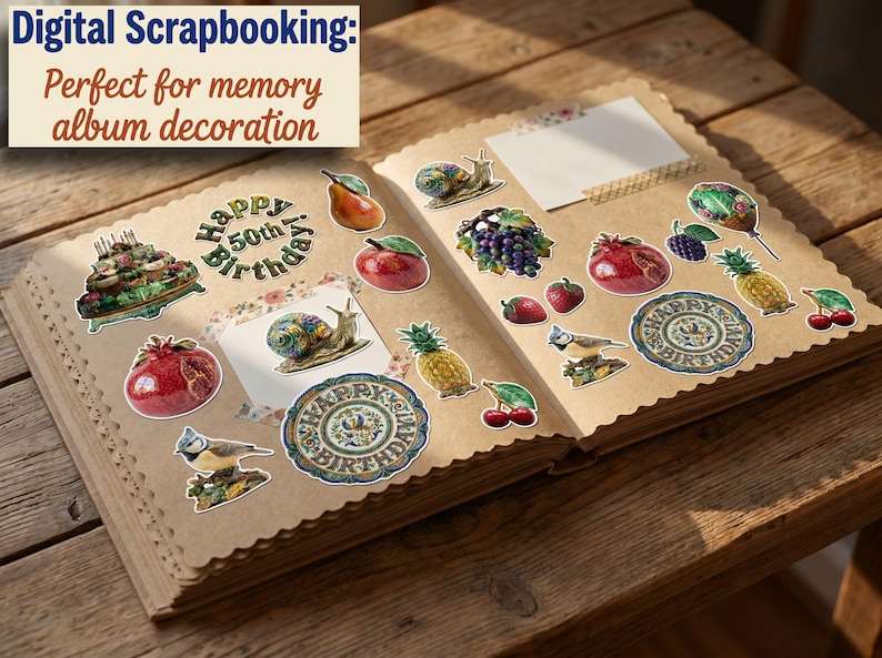 Peut inclure: Un album de scrapbooking ouvert avec des pages en papier kraft aux bords festonn&eacute;s, d&eacute;cor&eacute; d'autocollants repr&eacute;sentant un g&acirc;teau d'anniversaire, des fruits, des escargots, des oiseaux et des &eacute;tiquettes Happy 50th Birthday et Happy Birthday.