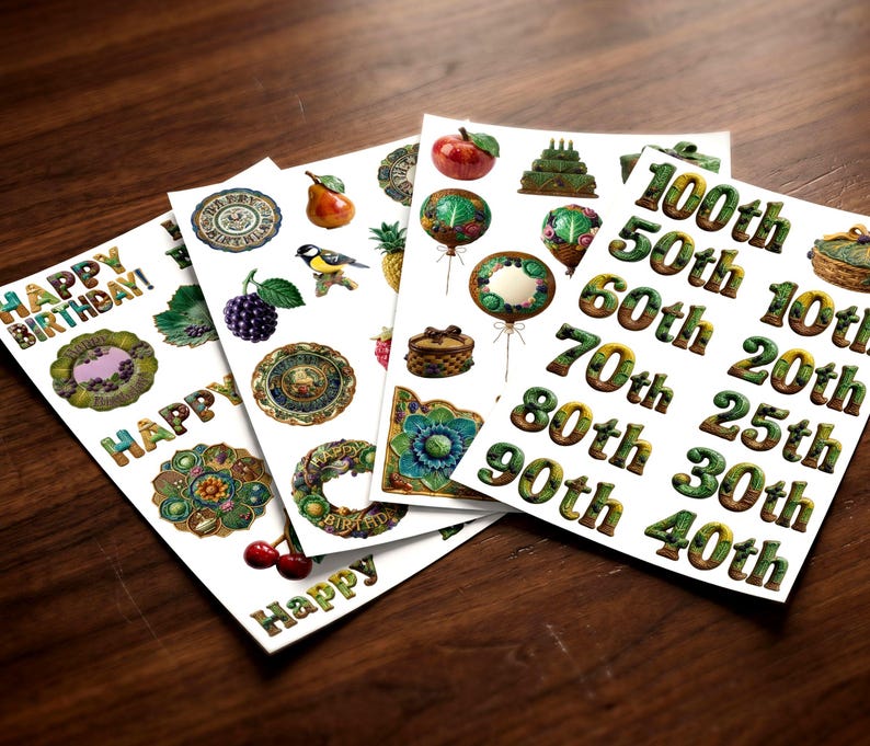 Peut inclure: Trois feuilles d'autocollants blanches pr&eacute;sentant diverses illustrations, dont le texte Happy Birthday, des nombres de 10th &agrave; 100th, des fruits comme des pommes, poires, cerises, m&ucirc;res, ananas, un oiseau, des g&acirc;teaux, des paniers et des motifs floraux.