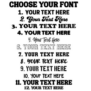 Op de afbeelding: Een grafiek met 12 verschillende lettertypen, elk met de tekst "YOUR TEXT HERE". De lettertypen vari&euml;ren van eenvoudig tot decoratief.