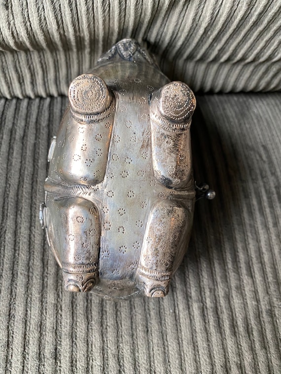 Vintage Elephant Metal Clutch Purse - image 3