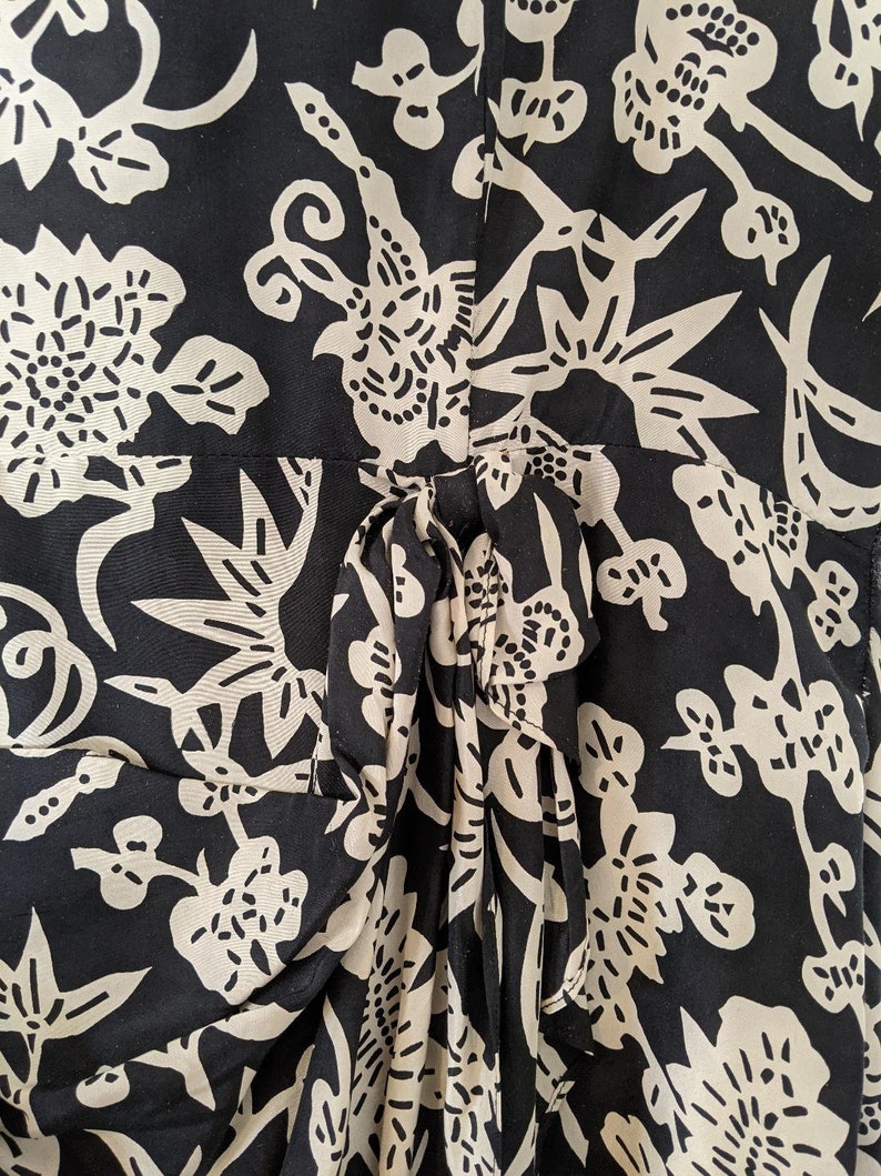 Midi Black and White Floral 100/% Silk Dress Evan Picone Sarong-style wrap front Size 8