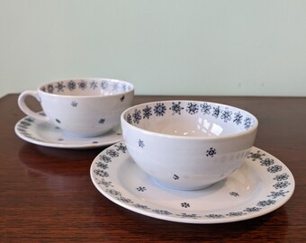 2 tazas de café de porcelana Finland Arabia con platillos (serie Copo de nieve)