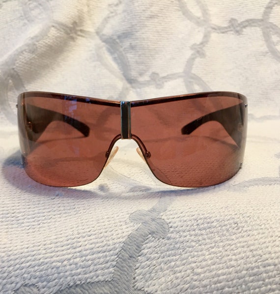 20 de reduction sur les LUNETTES DE SOLEIL GIORGIO ARMANI pour femme dans leur etui d origine Etsy Canada