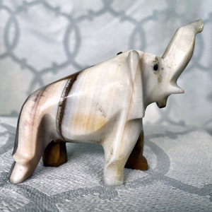 40%off-“GOOD LUCK” ELEPHANT Figurine Hand-carved out of Rare 2-colored Onyx with Trunk-Up