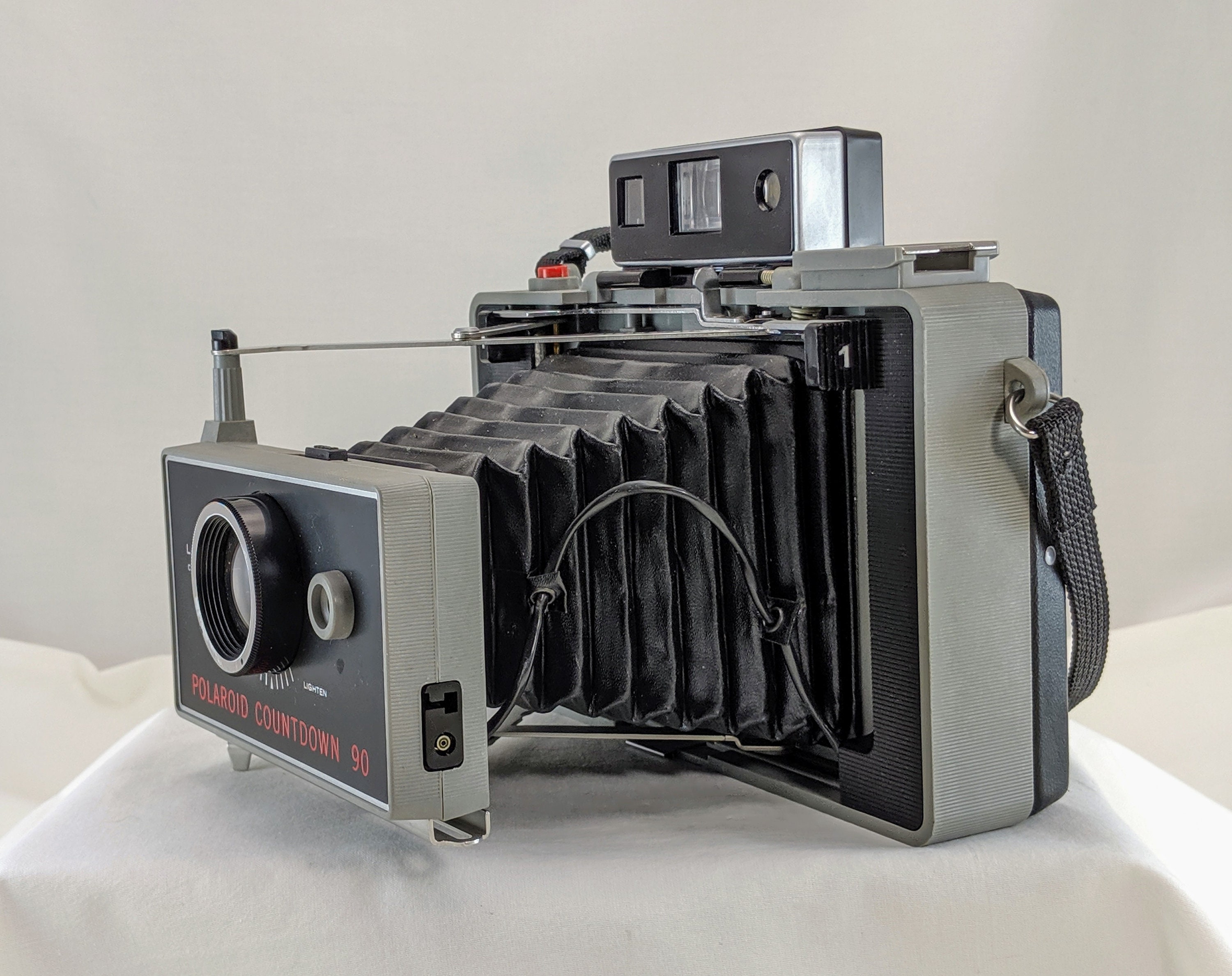 Polaroid Countdown 90 Instant Film Land Camera