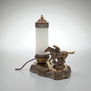 Lámpara de escritorio Art Déco antigua de carreras de caballos: Lámpara de escritorio de bronce florentino, restaurada