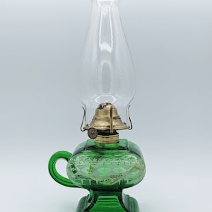 Una bellissima lampada a cherosene da appoggio che funziona - Catawiki