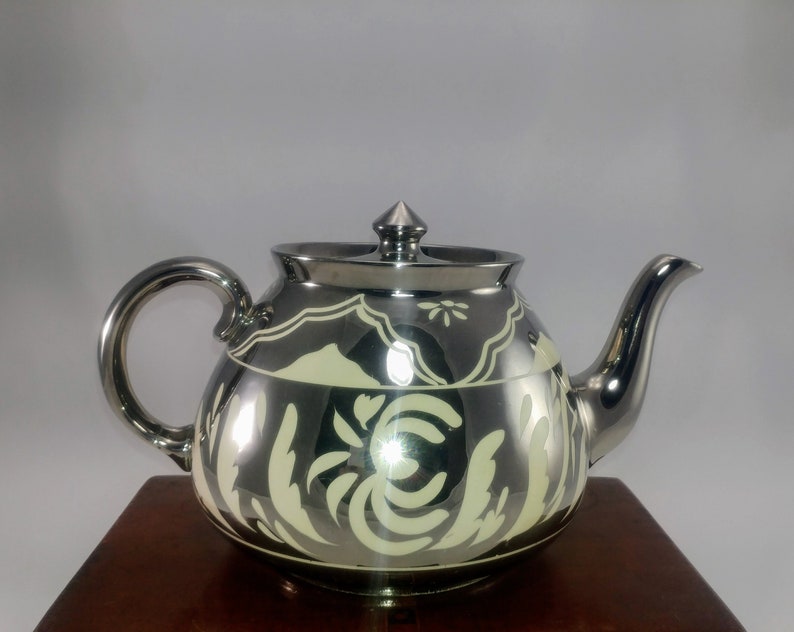 Dating wedgwood lustreware Drücker ein pensionierter Armeeoffizier