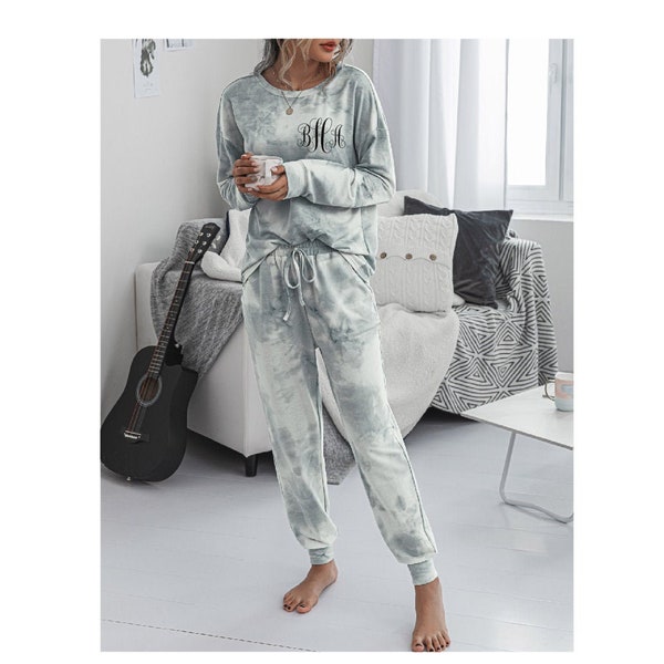 customized tie dye set, tie dye loungewear, monogram shirt, tie dye monogram, tie dye pants, cute birthday gift, customized shirt, tie dye