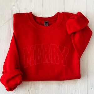 Embossed Merry shirt, Christmas sweatshirt, Women's Holiday Sweatshirt, Christmas Outfit, Sweatshirt for Holiday party, Festive xmas shirt