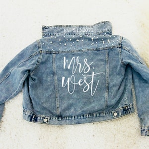 Bride jean jacket with pearls, Pearl jean jacket, bride jean jacket, Mrs Denim Jacket, Personalized Jean Jacket, Bride Jacket, Bridal gift image 6