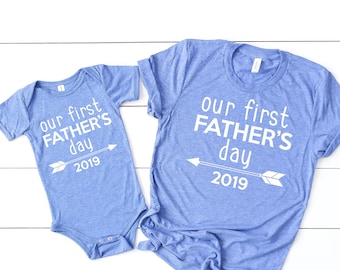 Cadeau de fête des pères pour mari, Notre première fête des pères, Premier cadeau de la fête des pères, papa et fils assortis, chemises photo de famille, Fête des pères 2020