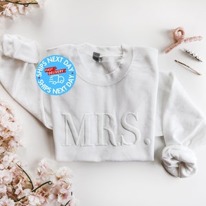Embossed Bridal Gift, Mrs. Sweatshirt, New mrs sweatshirt, Bride sweatshirt, Bridal sweatshirt, New Mrs, Honeymoon Outfit Sweatshirt