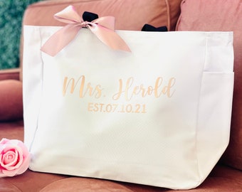 Bride Tote Bags, Personalized Bride Bag, Wedding Gift, Bridal Shower Gift, Gift For Bride, Bridal Gift, Honeymoon Gift, Personalized Tote