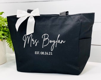 Personalized Bride Bag, Engagement gift, Bride Tote Bags, Wedding Gift, Bridal Shower Gift, Gift For Bride, Bridal Gift, Honeymoon Gift,