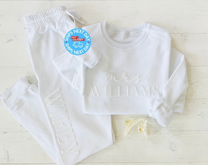 Honeymoon Pjs, Bride Sweatsuit, Custom Mrs Shirt, Bride shirt, Mrs. Sweatshirt, Mrs. Sweatshirt, Bride Sweatpants, New Mrs, Honeymoon Outfit
