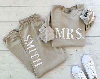 Embossed Bridal Gift Set, Mrs. Sweatshirt, New Mrs. Set, Mrs. Sweatshirt, Bride Sweatpants, New Mrs, Honeymoon Outfit, New Mrs. Joggers