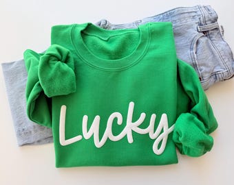 Lucky Sweatshirt, Women's Saint Patrick's Day Outfit, St Pattys day Crewneck, Shamrock Sweatshirt, Irish Sweatshirt, Green Sweatshirt