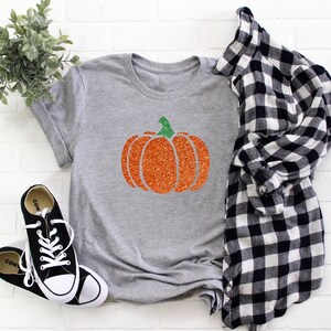 Women's Halloween Tee, Glitter Pumpkin Tee, Fall Shirt, Halloween Shirt, Women's Halloween Shirt, Women's fall shirt Bild 2
