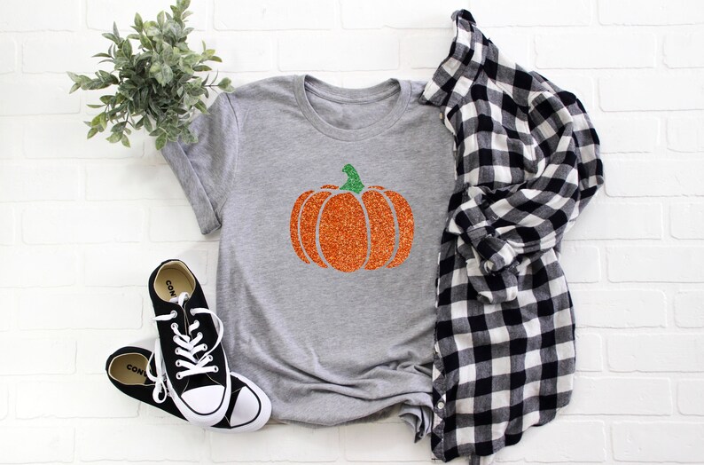 Women's Halloween Tee, Glitter Pumpkin Tee, Fall Shirt, Halloween Shirt, Women's Halloween Shirt, Women's fall shirt Bild 2