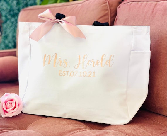 Bride Tote Bags, Personalized Bride Bag, Wedding Gift, Bridal Shower Gift, Gift For Bride, Bridal Gift, Honeymoon Gift, Personalized Tote