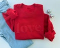 Love Sweatshirt, Xoxo Sweatshirt, Valentine's Day Sweatshirt Women, Embossed Sweatshirt, Women's Valentine's Day Sweater, Valentine's Outfit
