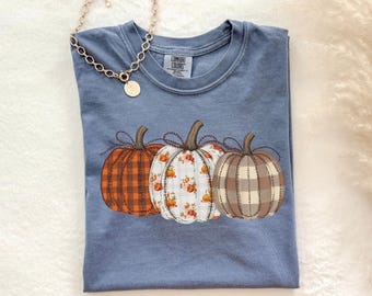 Women&#39;s Fall Sweatshirt, Pumpkin Comfort Colors Shirt, Fall Tee, Vintage Autumn T-Shirt, Plaid Pumpkin Tee, Thanksgiving Outfit