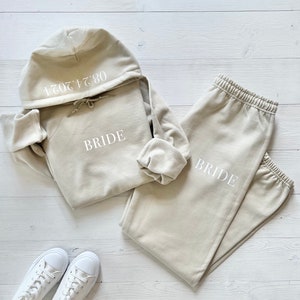 Bride Hoodie, Bridal Gift Set, Mrs. Hooded Sweatshirt, New Mrs. Set, Mrs. Sweatshirt, Bride Sweatpants, New Mrs, Honeymoon Outfit