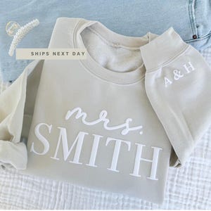 Engagement gift, Future Mrs Sweatshirt, New Mrs Sweatshirt, Bride sweatshirt, Bride Crewneck, Honeymoon Outfit, Bride Shirt
