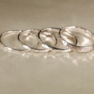 925 Silber Glatt & Hammered Ring, 1-2.5mm breit. Bild 1