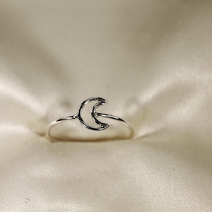 14K Gold Filled Moon Ring - Delicate Wire Design image 13