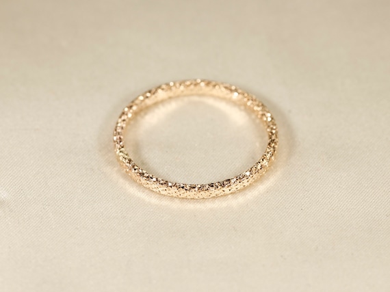 14k Gold-filled Diamond-cut Sparkle Wire Bangle Bracelet 14k Gold-filled Diamond-cut Sparkle Wire Bangle Bracelet