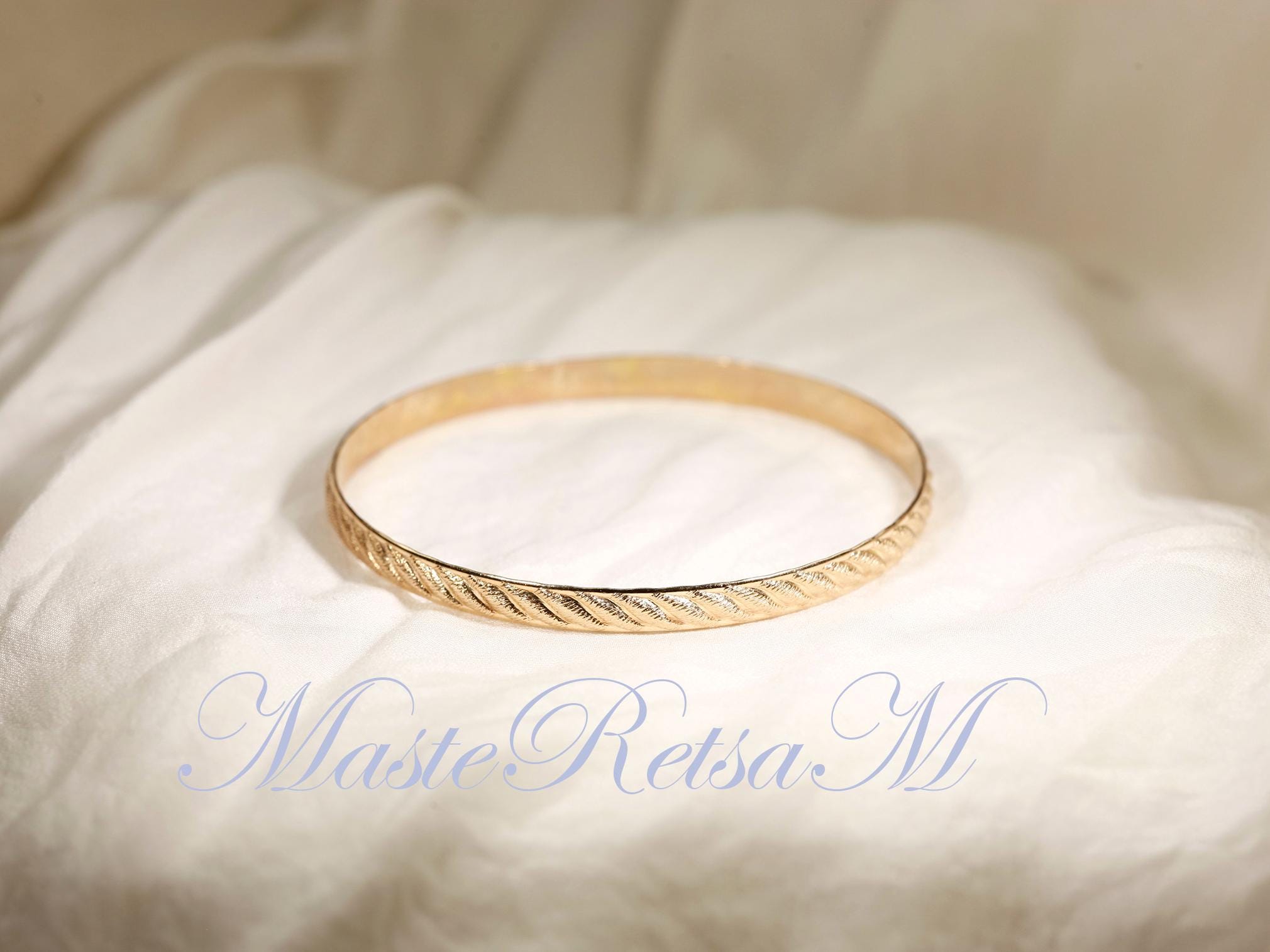 Llife 14KGP Ondulation Bangle