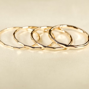 Round Wire Smooth/Hammered 14K Gold Filled Ring (0.8-1.6 mm)