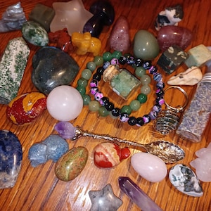 Crystal Capsule Confetti Tumbles Bracelets Carvings Keychains Mushrooms Mystery Herbs Spoons Surprise Spheres Towers Hearts Stones