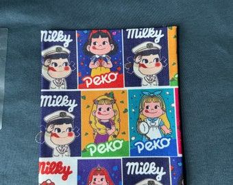 Milky Peko Big Pocket over size tshirt