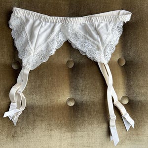 Romantic Vintage Lace Garter Belt Ivory Cream, Adjustable, Delicate Retro Lingerie, Wedding Lingerie