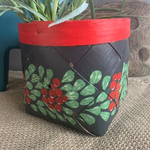 Skandinavischer Vintage geflochtener Korb, Holzkorb für Pflanzen, Handbemalte Beeren